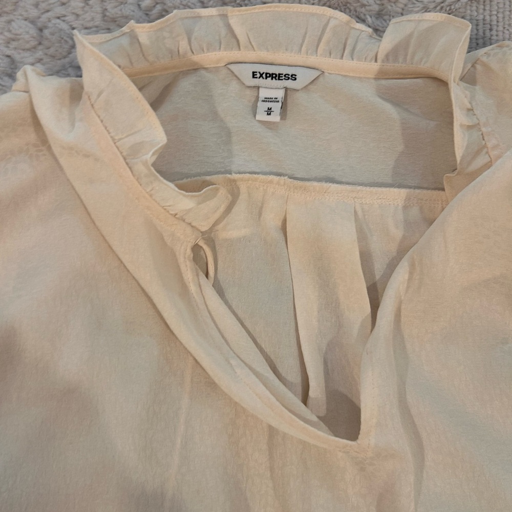 Express Cream Ruffle Blouse - Picture 4 of 6